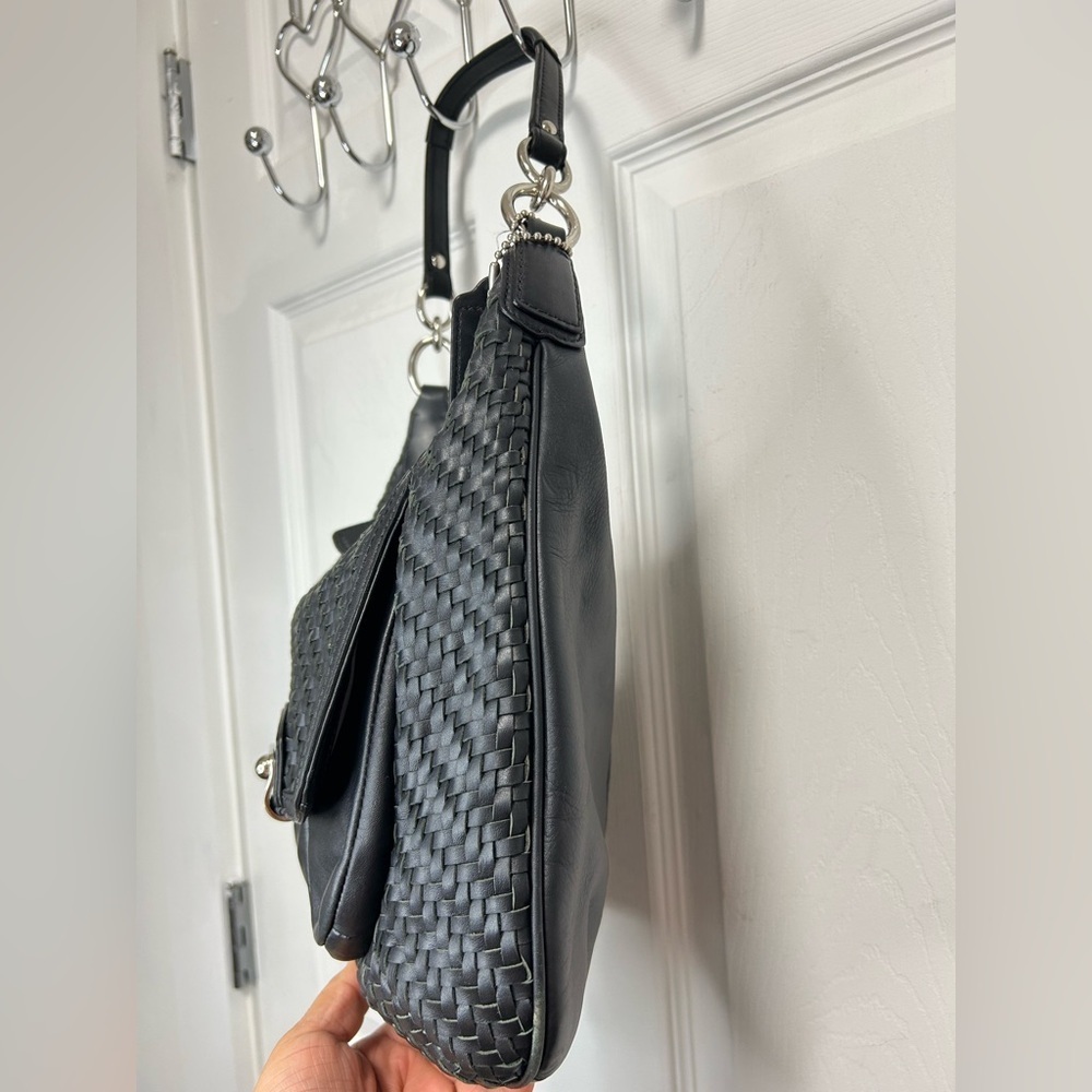 COACH authentic vintage Elegant Black Woven Leather Shoulder Bag/Crossbody Bag - Picture 4 of 9